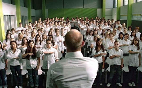 Эксперимент “Волна”: урок, который стоит усвоить каждому